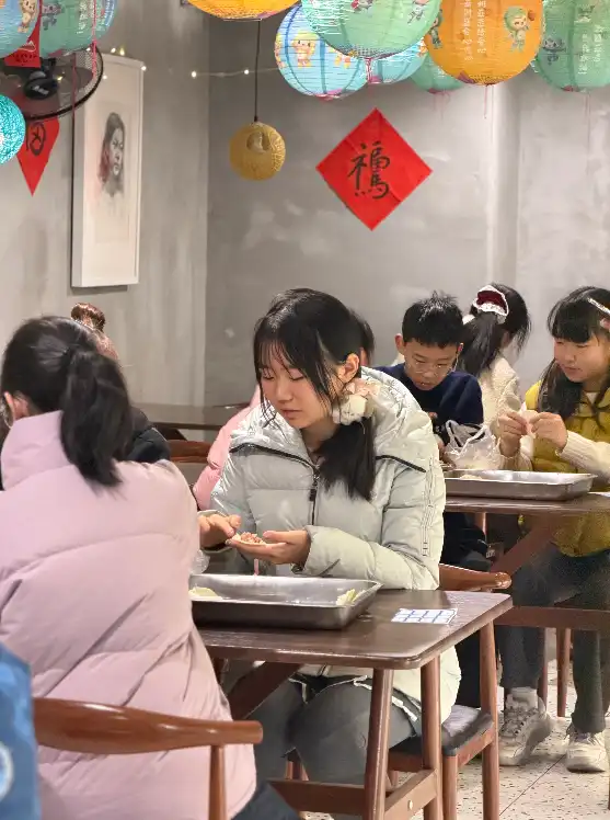 包饺子包汤圆